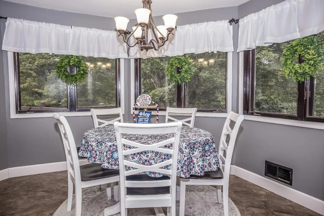 Photo of 283 Ahern Road
