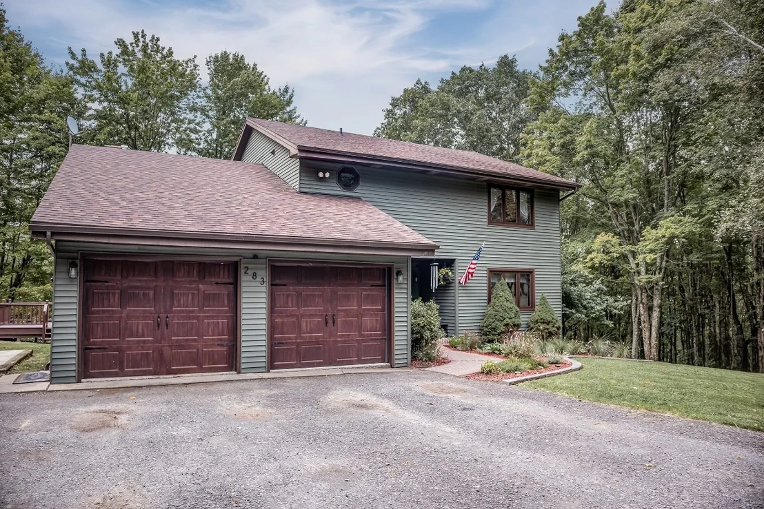 Photo of 283 Ahern Road