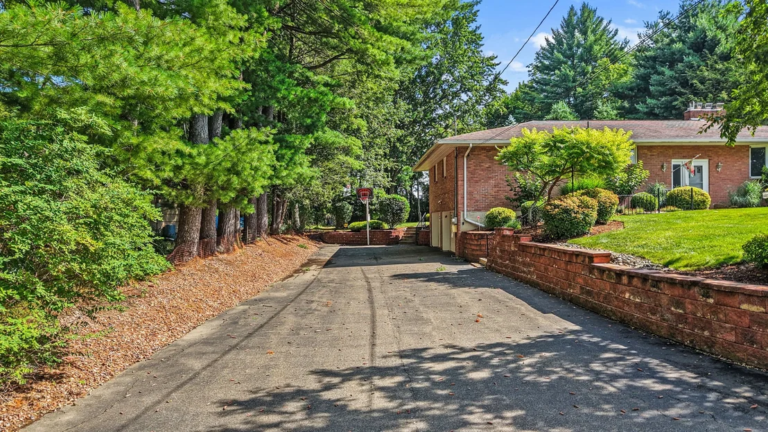 Photo of 3625 Pinecrest Road