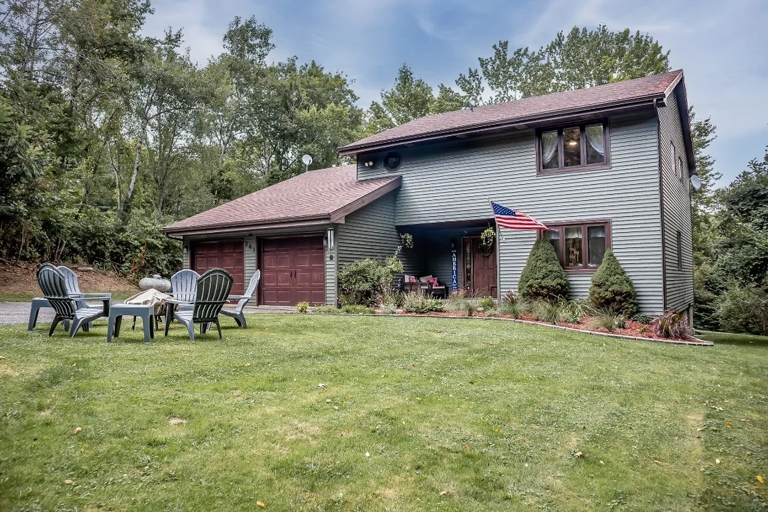 Photo of 283 Ahern Road