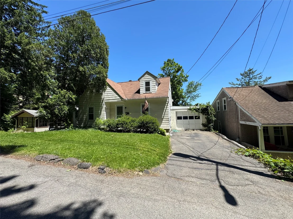 Photo of 531 Davis Avenue
