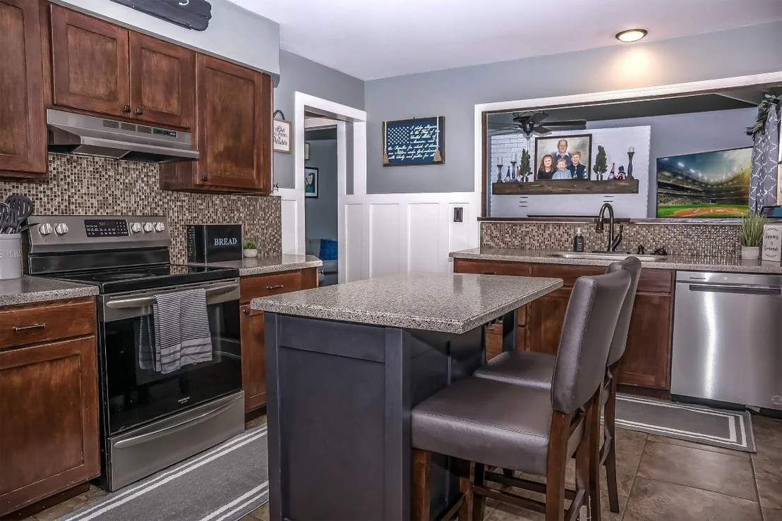 Photo of 283 Ahern Road