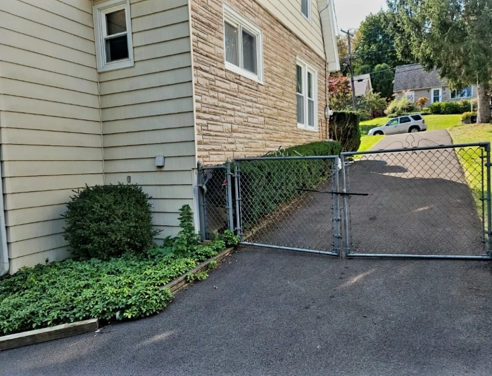 Photo of 128 Iris Drive