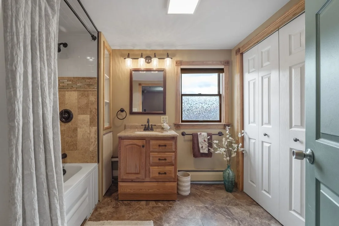 Photo of 592 Frank Hyde Road