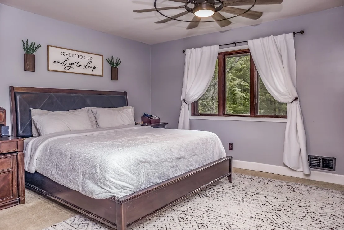 Photo of 283 Ahern Road