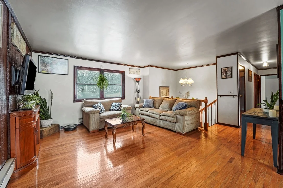 Photo of 35 Howe Road