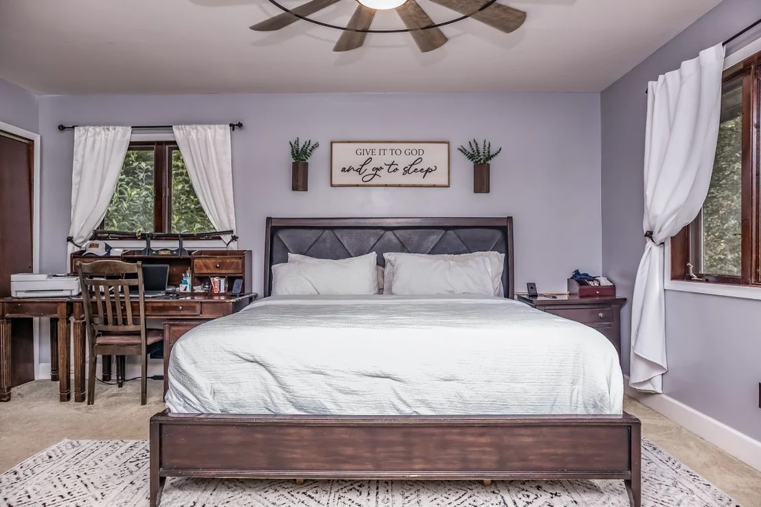 Photo of 283 Ahern Road
