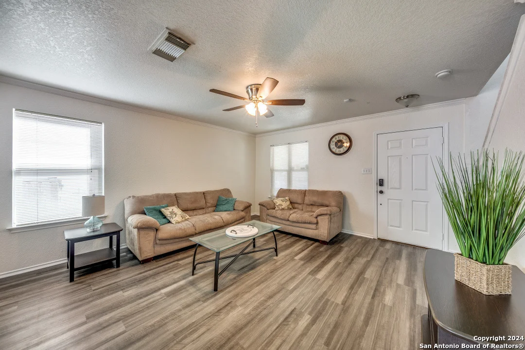Photo of 4927 Ancient Elm