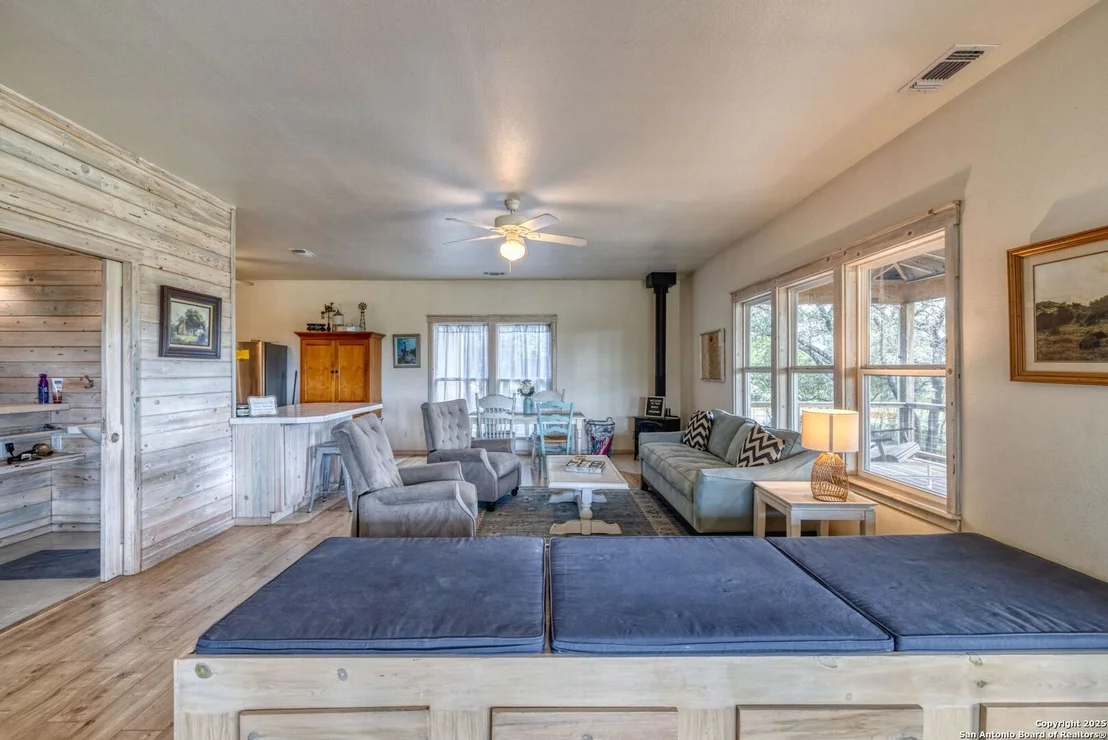 Photo of 565 Loop Rd.