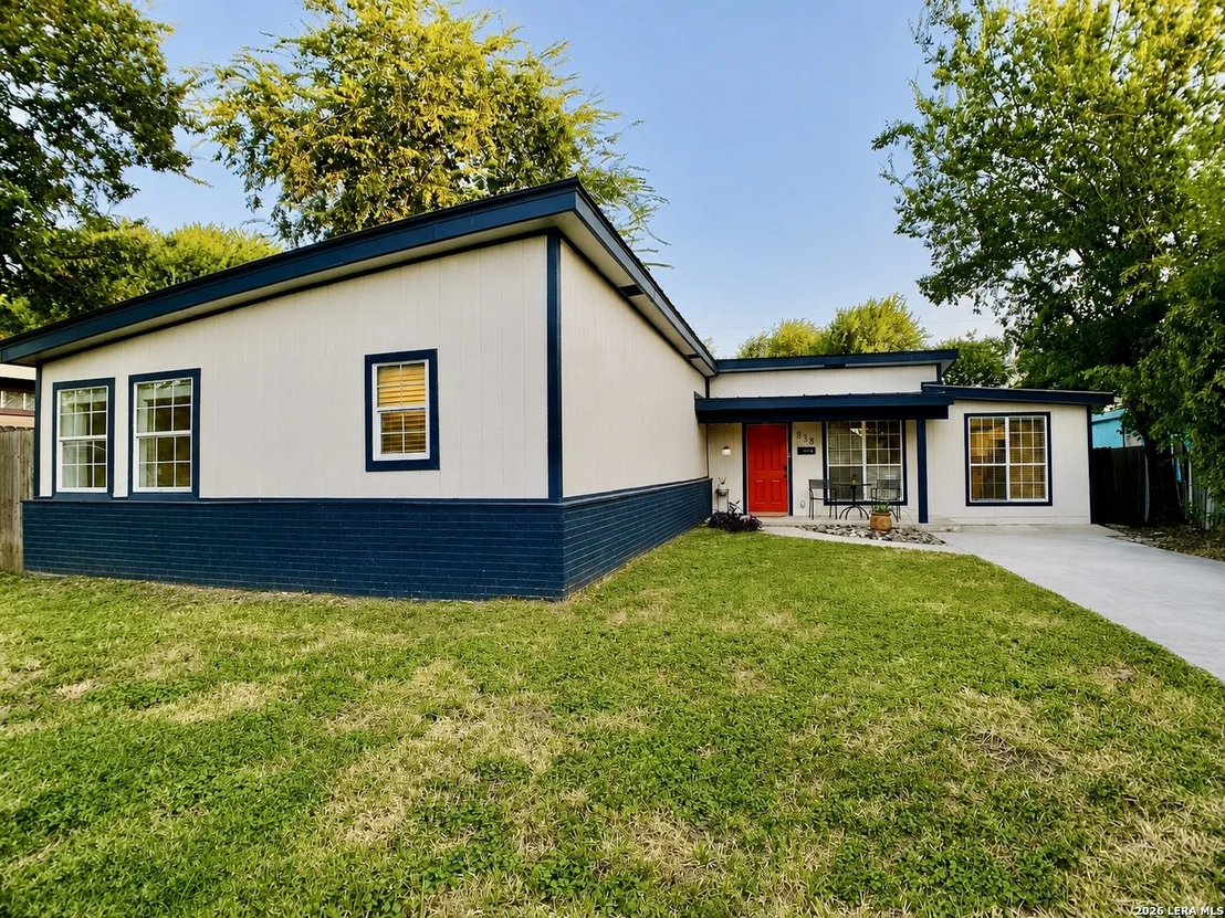 Photo of 838 Clower