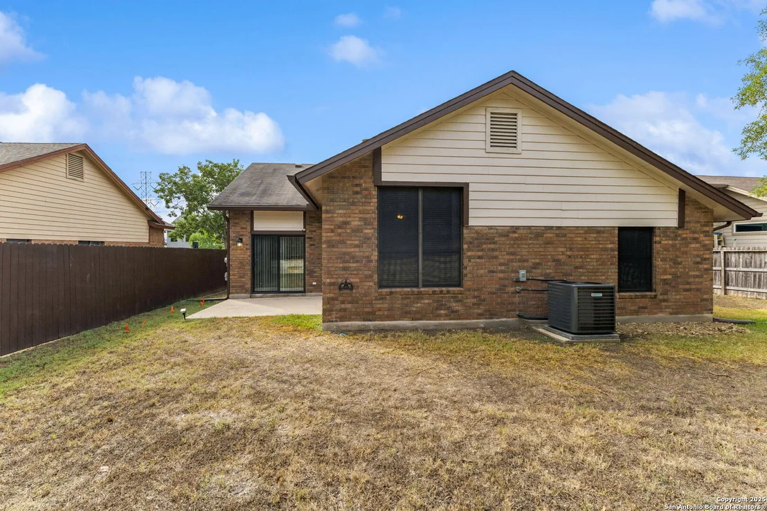 Photo of 7009 Jefferson Ridge