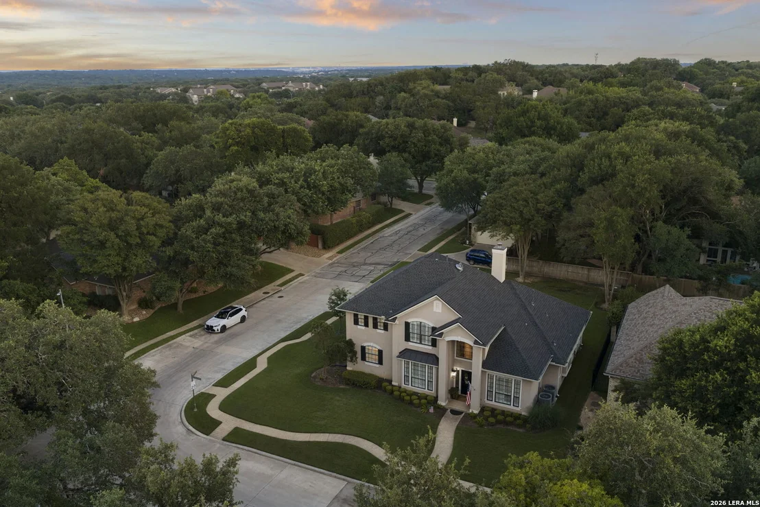 Photo of 2302 BLACKOAK BND