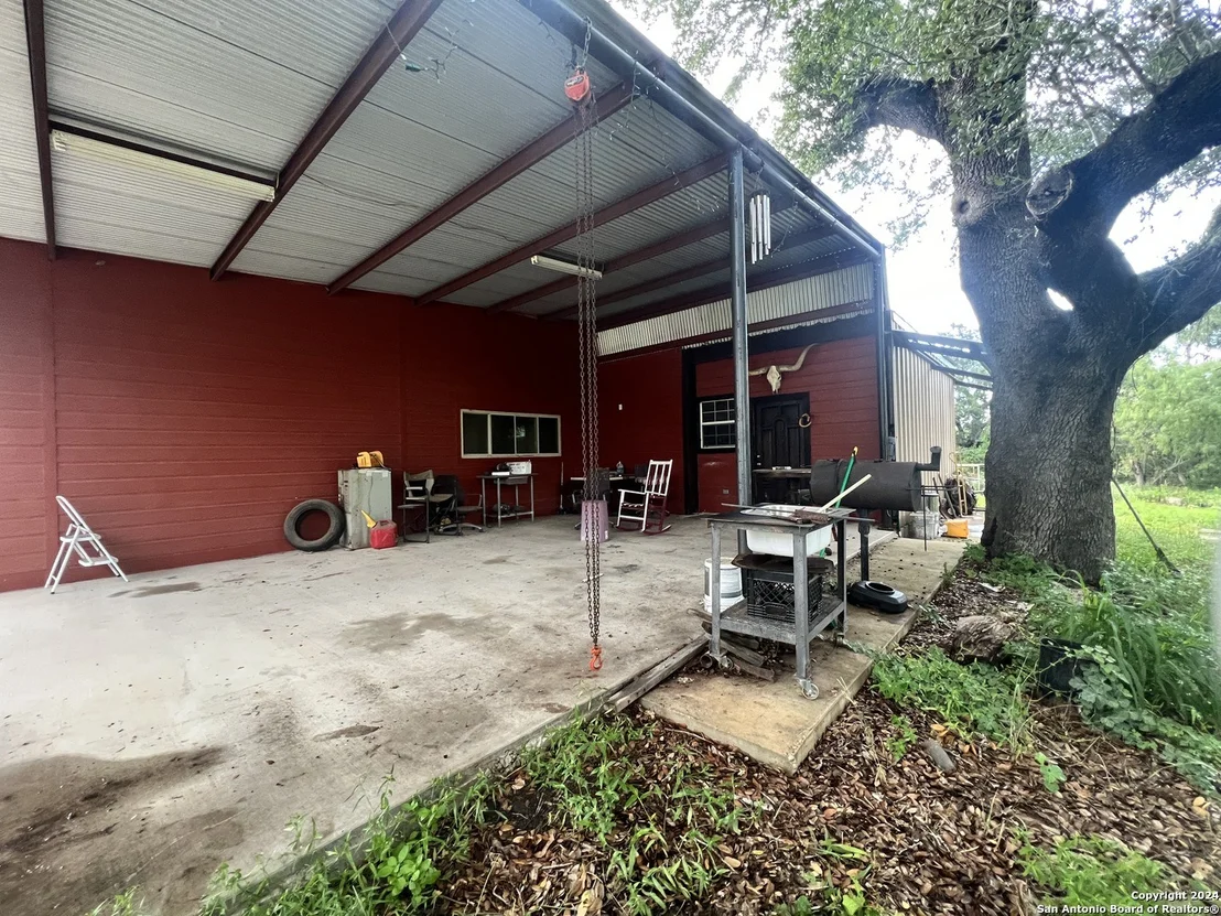 Photo of 290 River Oaks