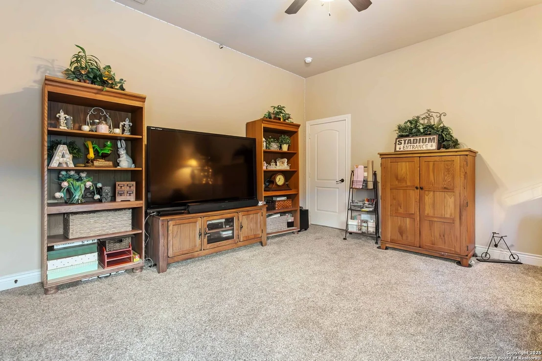 Photo of 8905 Soaring Oak