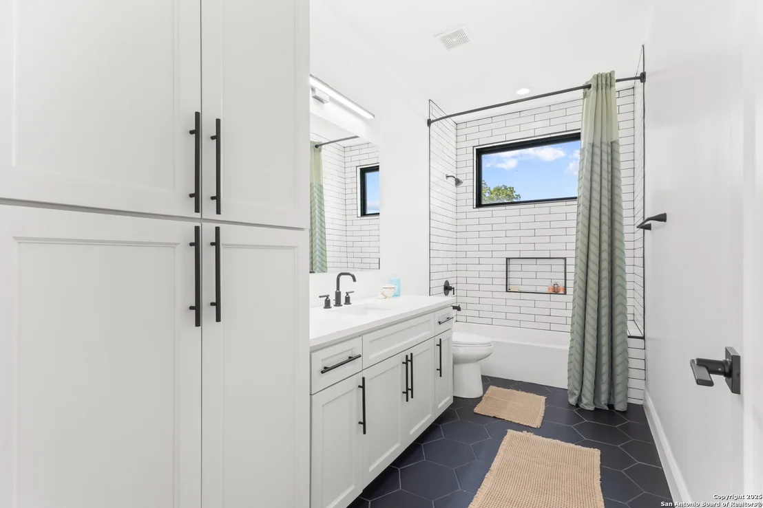 Photo of 232 Lavaca