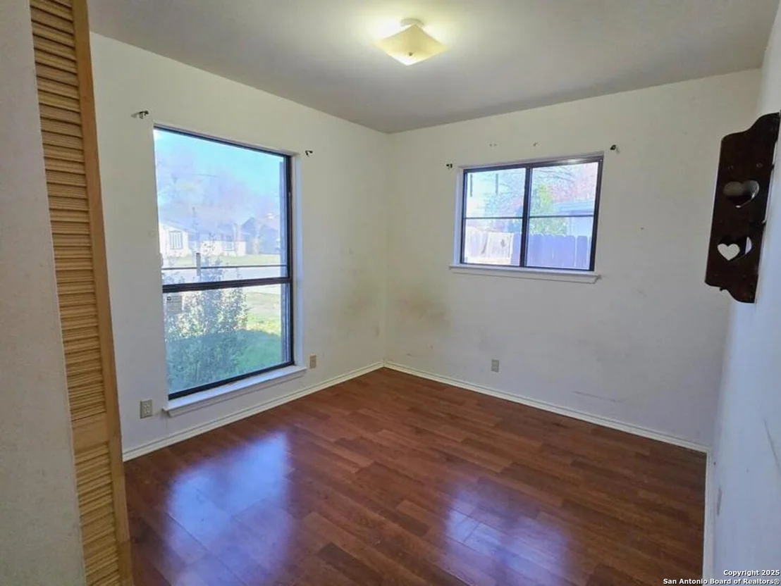 Photo of 4414 First View
