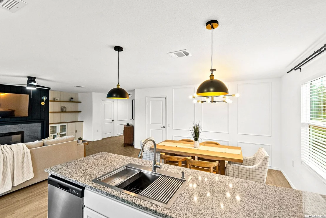 Photo of 822 COOK BND