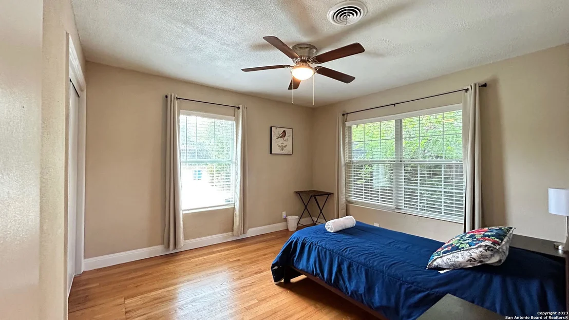 Photo of 1302 OBLATE DR