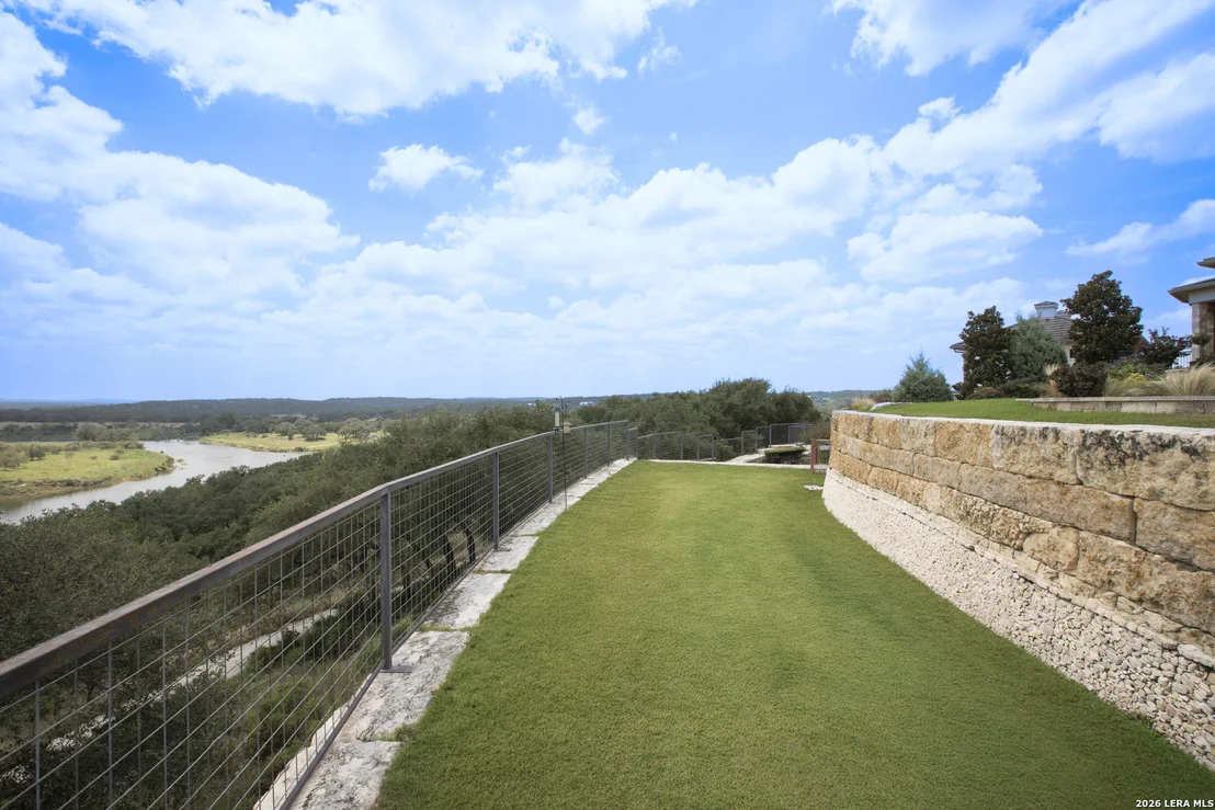 Photo of 325 RIVER RDG