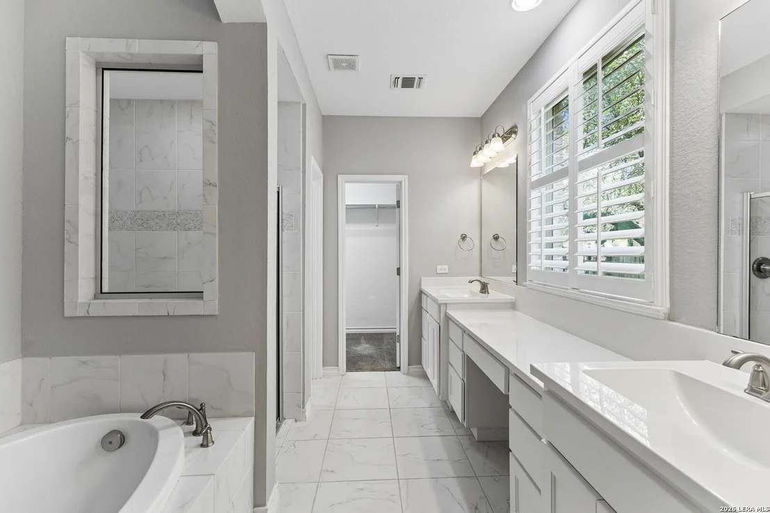 Photo of 121 Cimarron Crk