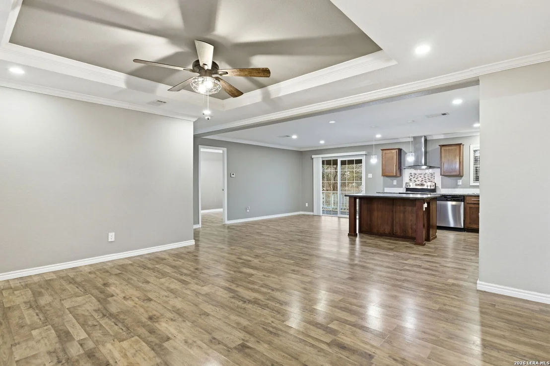Photo of 2383 Tomblin