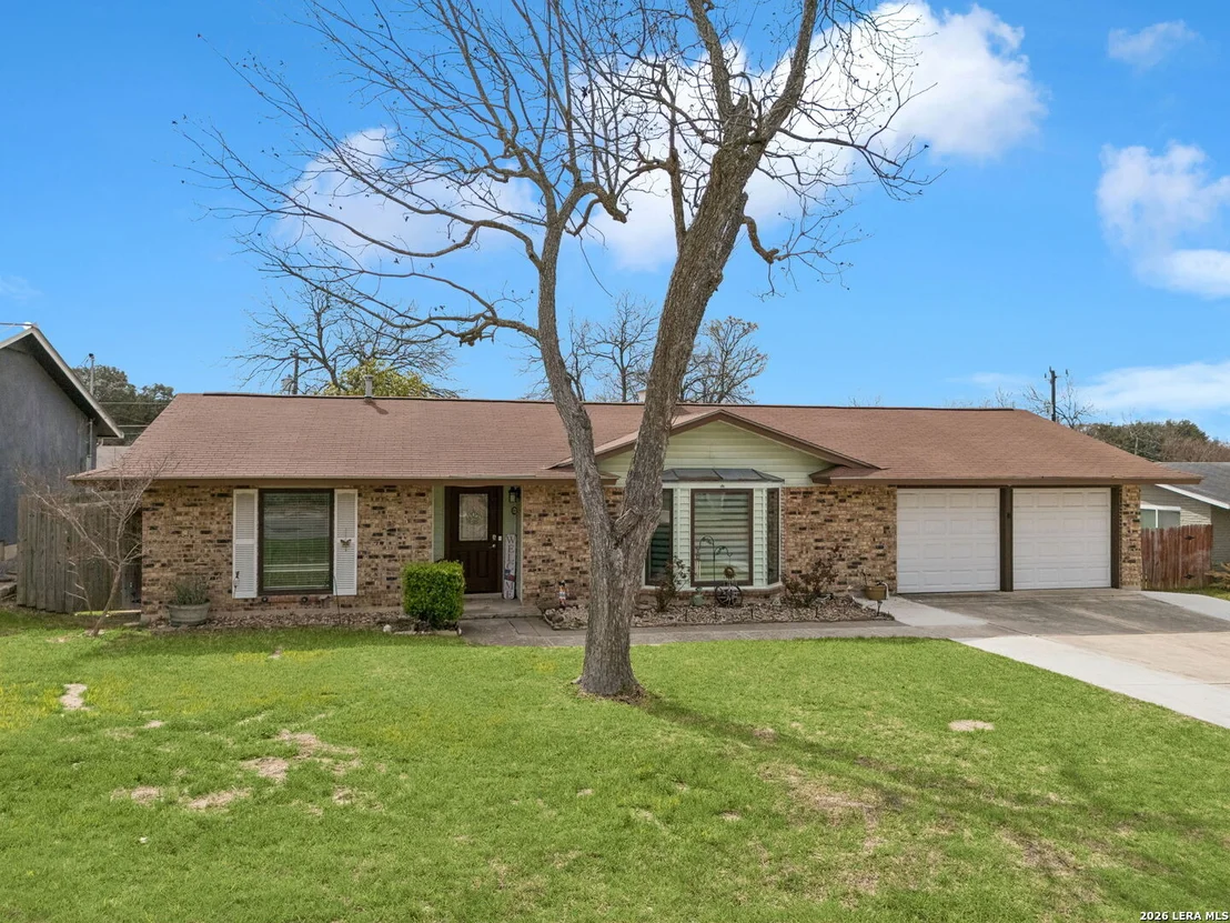 Photo of 218 Whispering Oaks