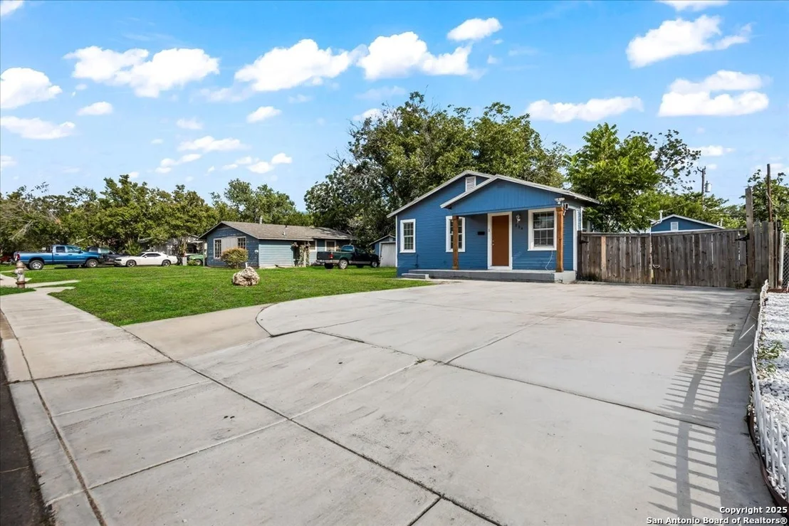 Photo of 234 Readwell Dr
