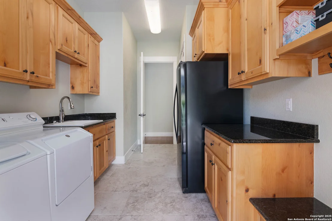 Photo of 832 oak bluff