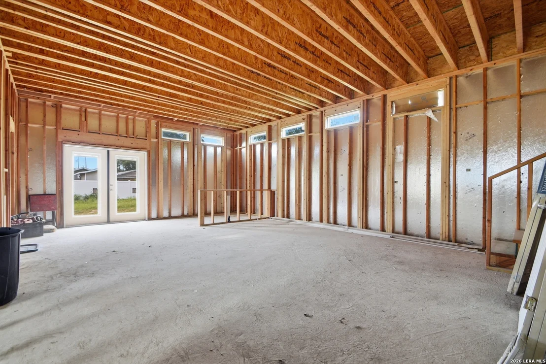 Photo of 939 W Harding Blvd