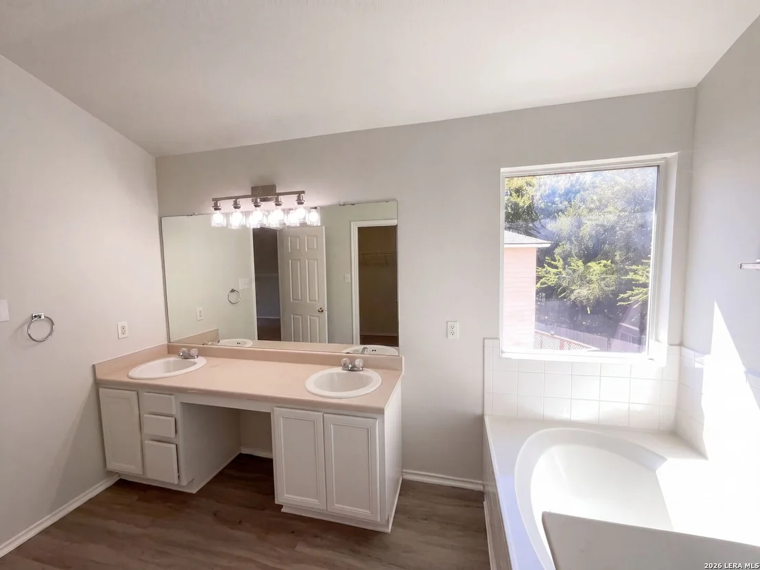 Photo of 10155 Cedarcliff