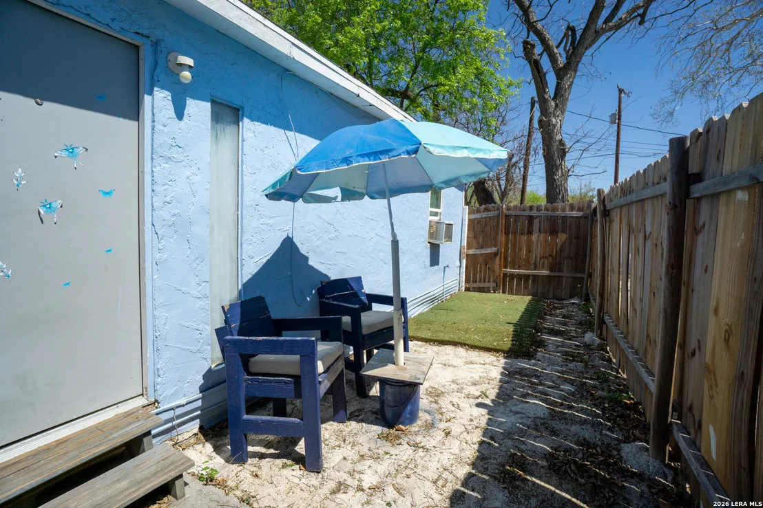 Photo of 1203 Vickers