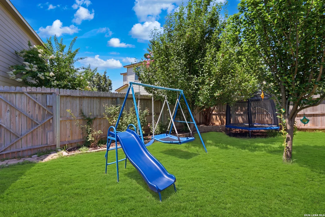 Photo of 493 Auburn Park