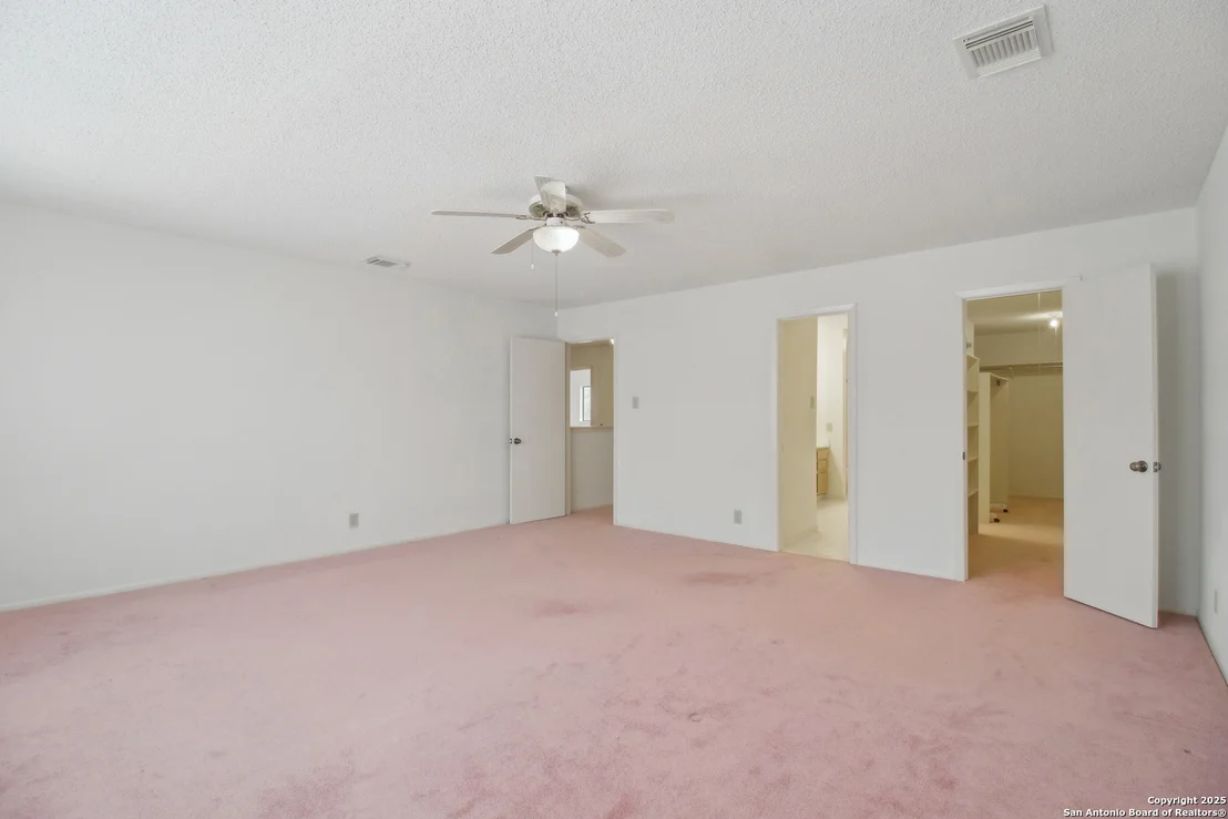 Photo of 7611 Wood Bluff
