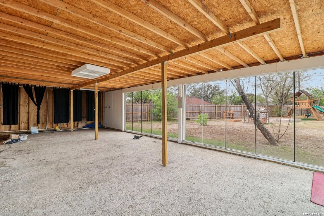 Photo of 302 WEATHERCOCK LN