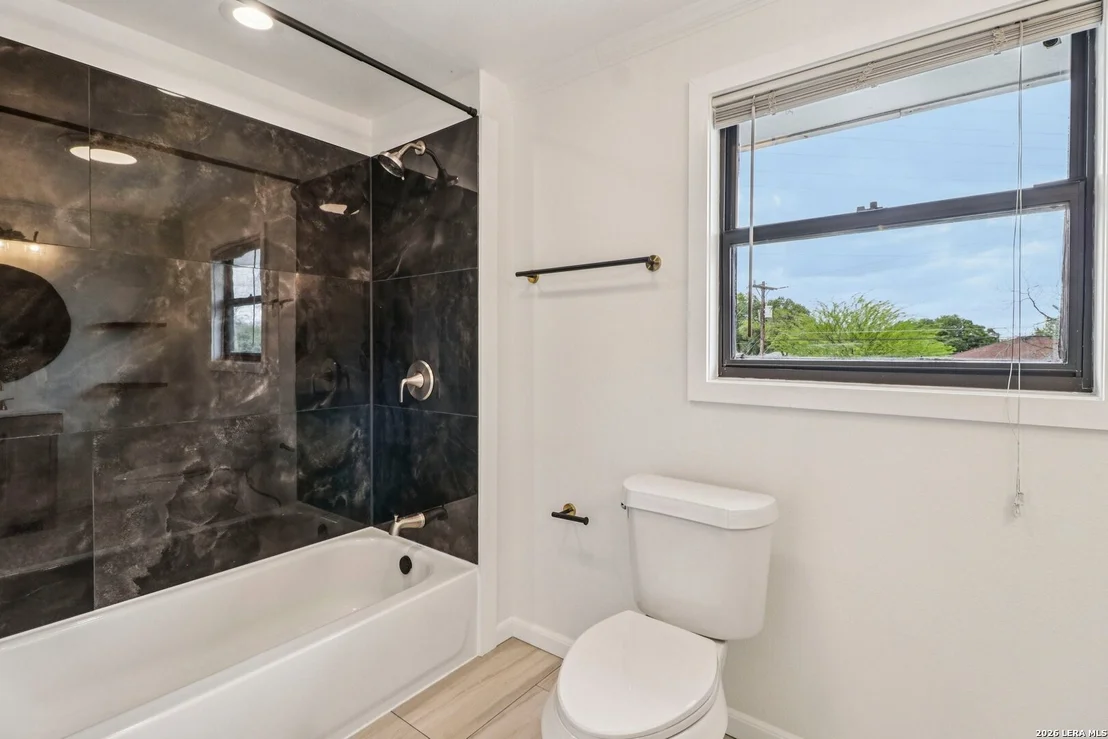 Photo of 302 WEATHERCOCK LN