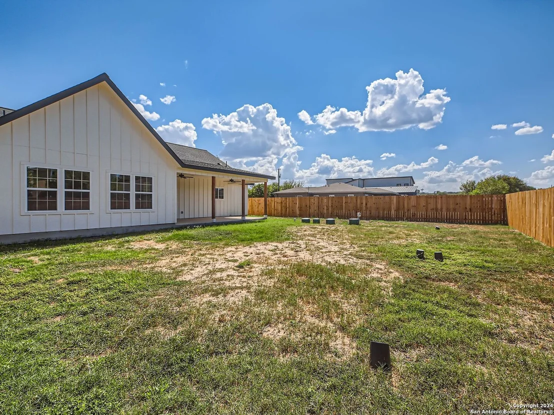 Photo of 8501 UTOPIA BLVD