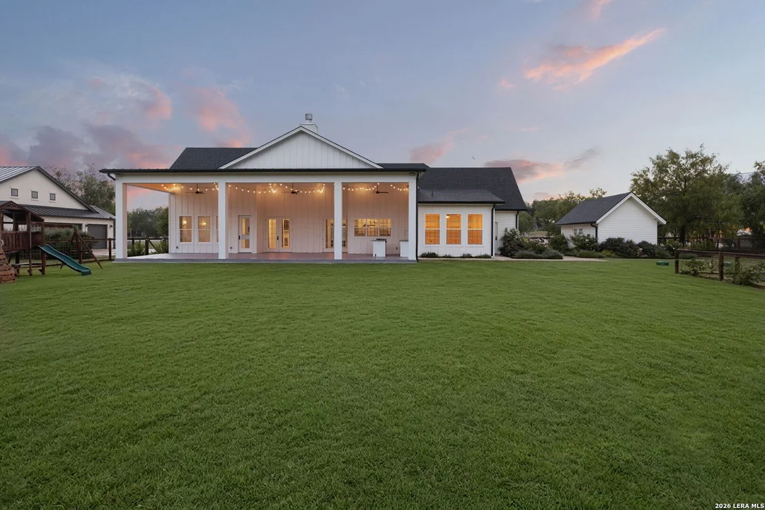 Photo of 807 WADE RD