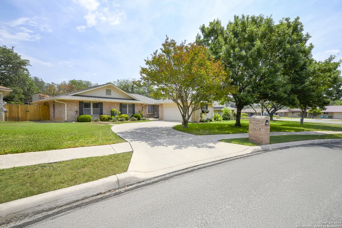 Photo of 1415 Synandra