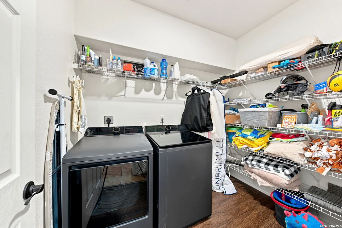 Photo of 17210 Darien Wing
