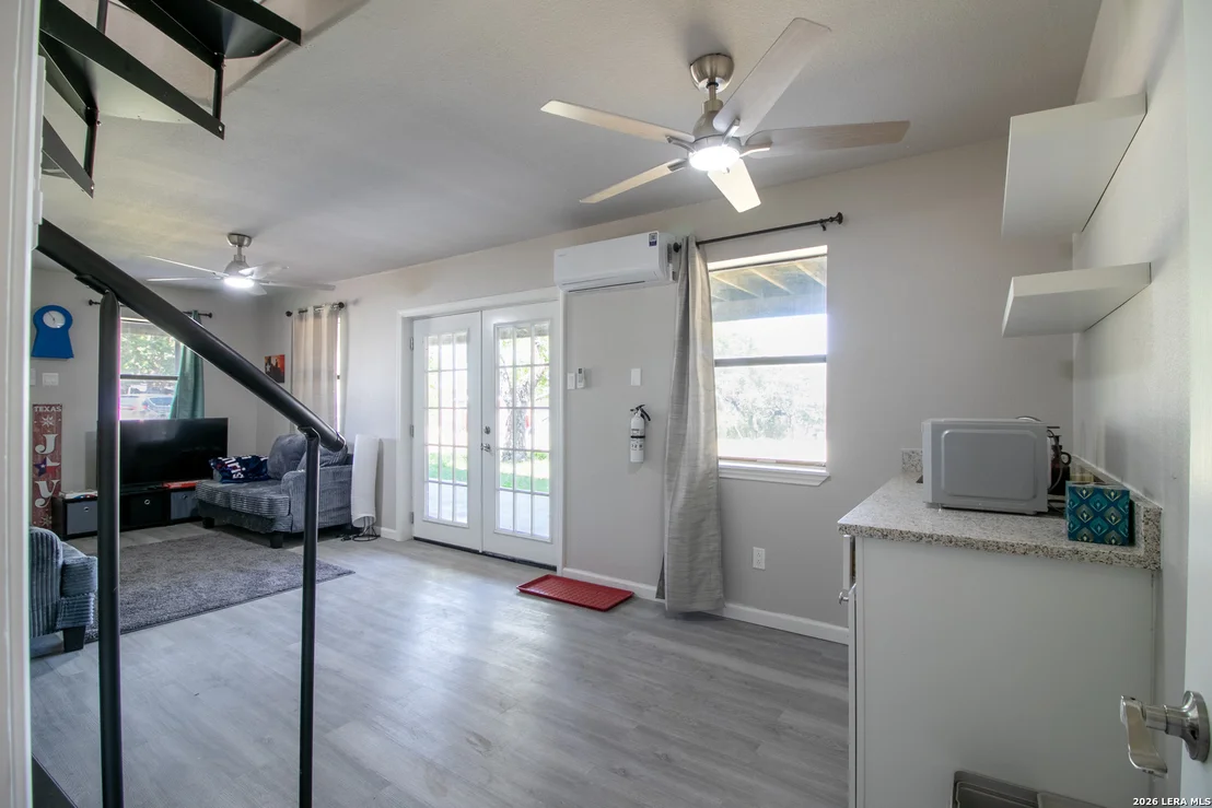 Photo of 582 Orbit Dr