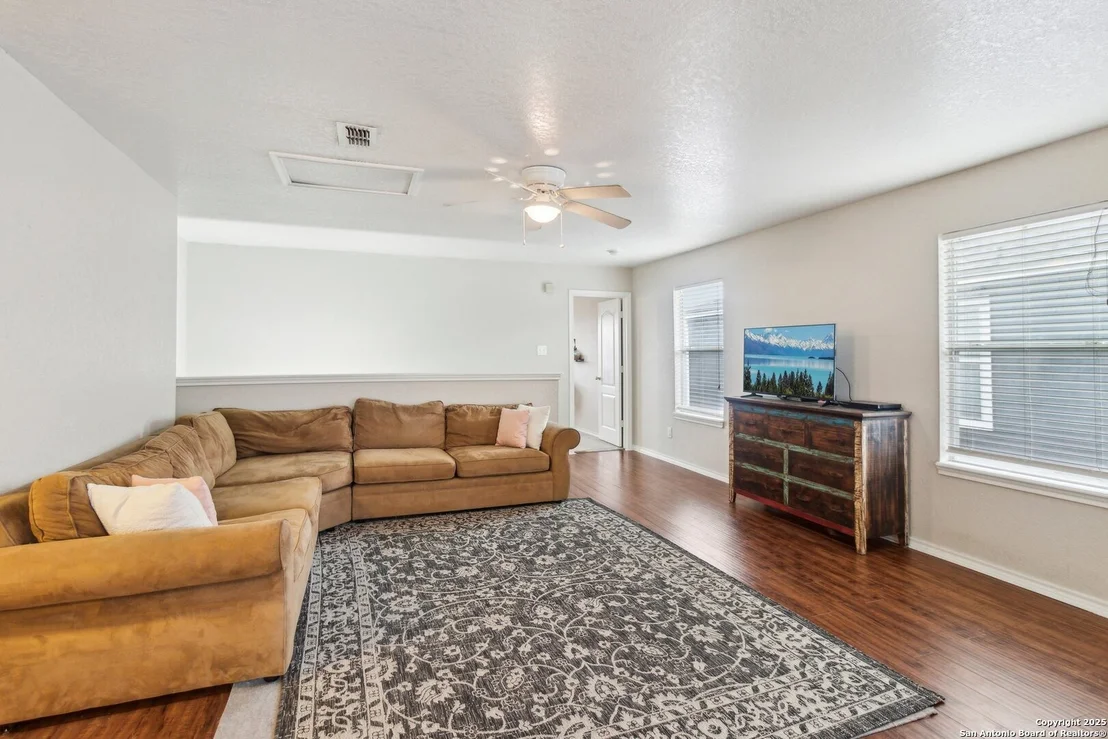 Photo of 141 GATEWOOD FLS