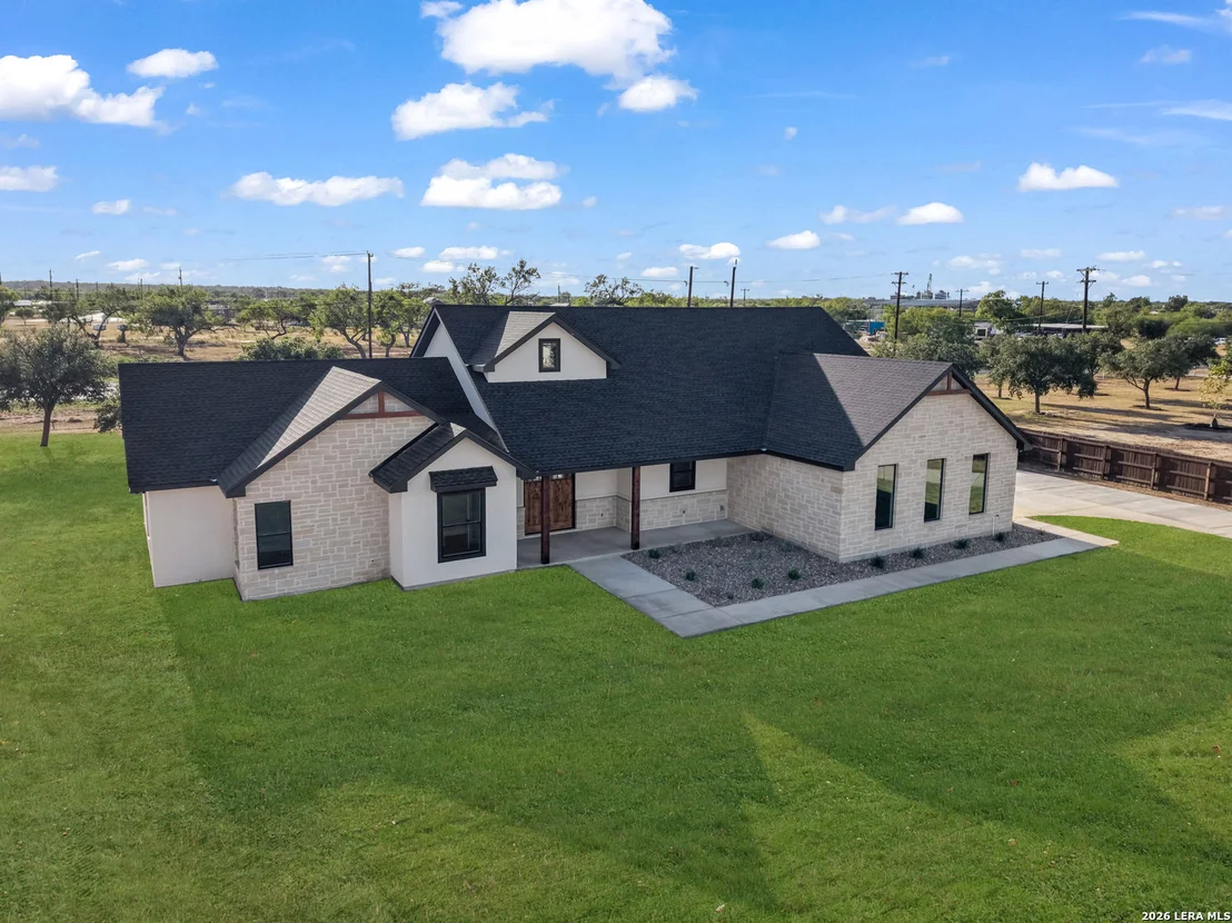 Photo of 101 W MEDIUM MEADOW DR