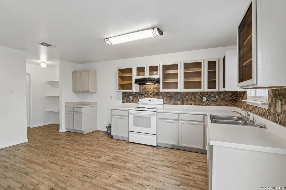 Photo of 8807 Shaenwest