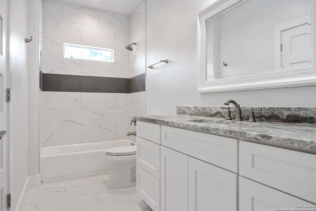 Photo of 103 N JOHN BIRD