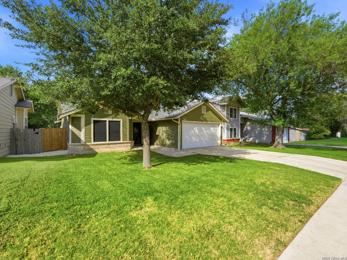Photo of 7914 WAYSIDE TRL