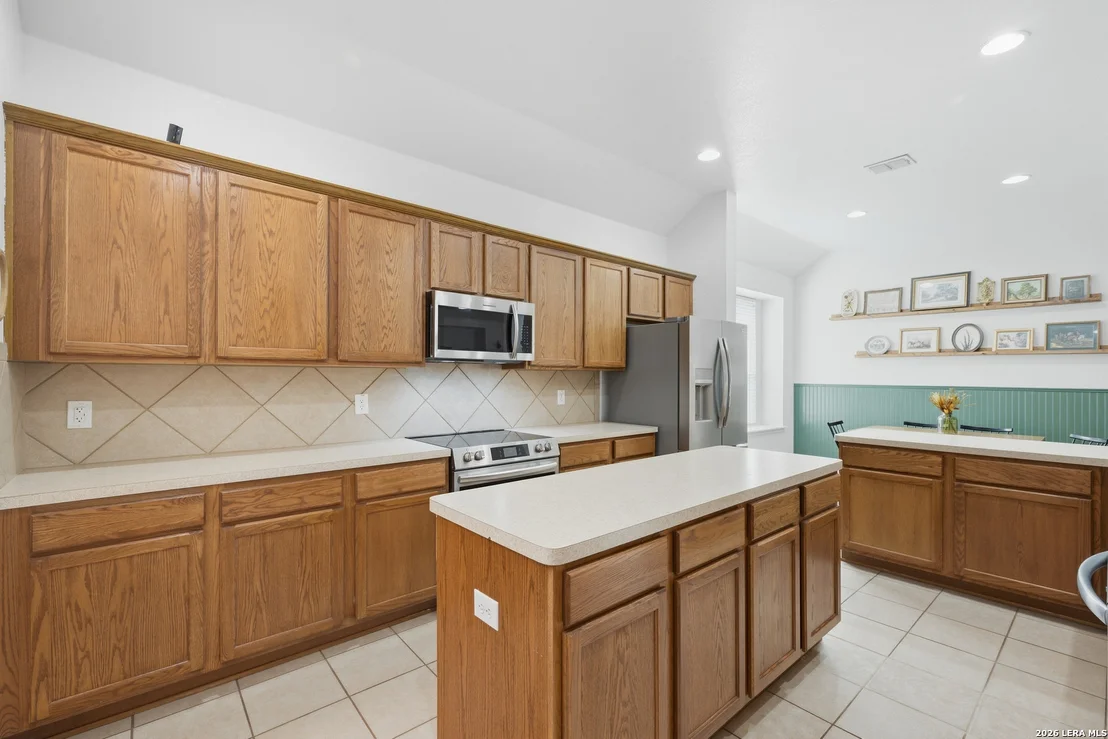 Photo of 254 MAIDSTONE CV