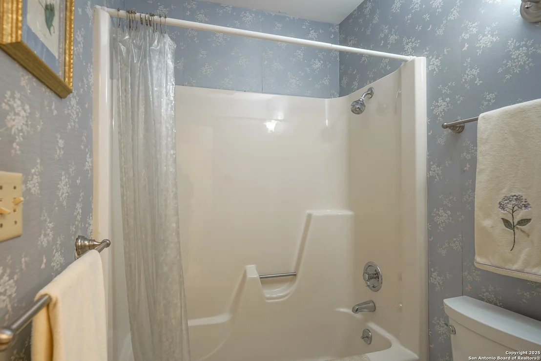 Photo of 6514 Robin Forest