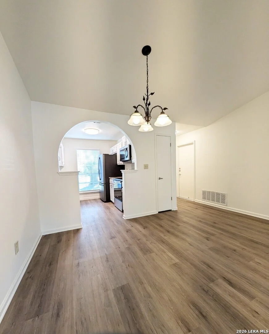 Photo of 4414 Knollmanor