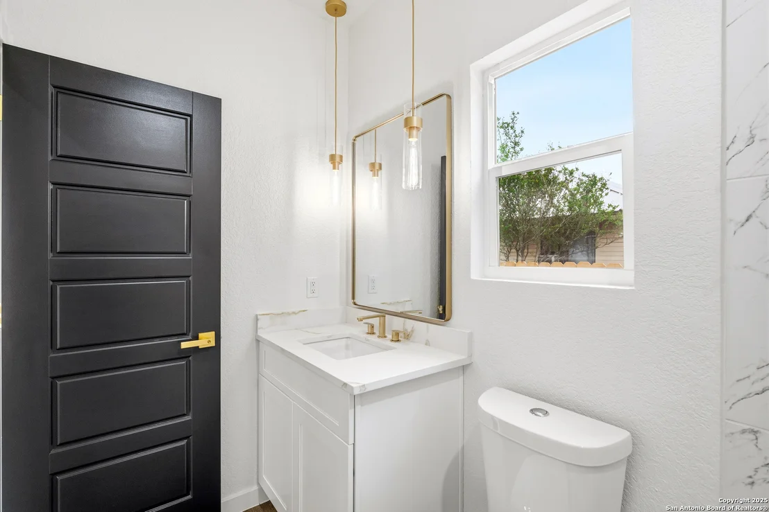 Photo of 15129 Norvell