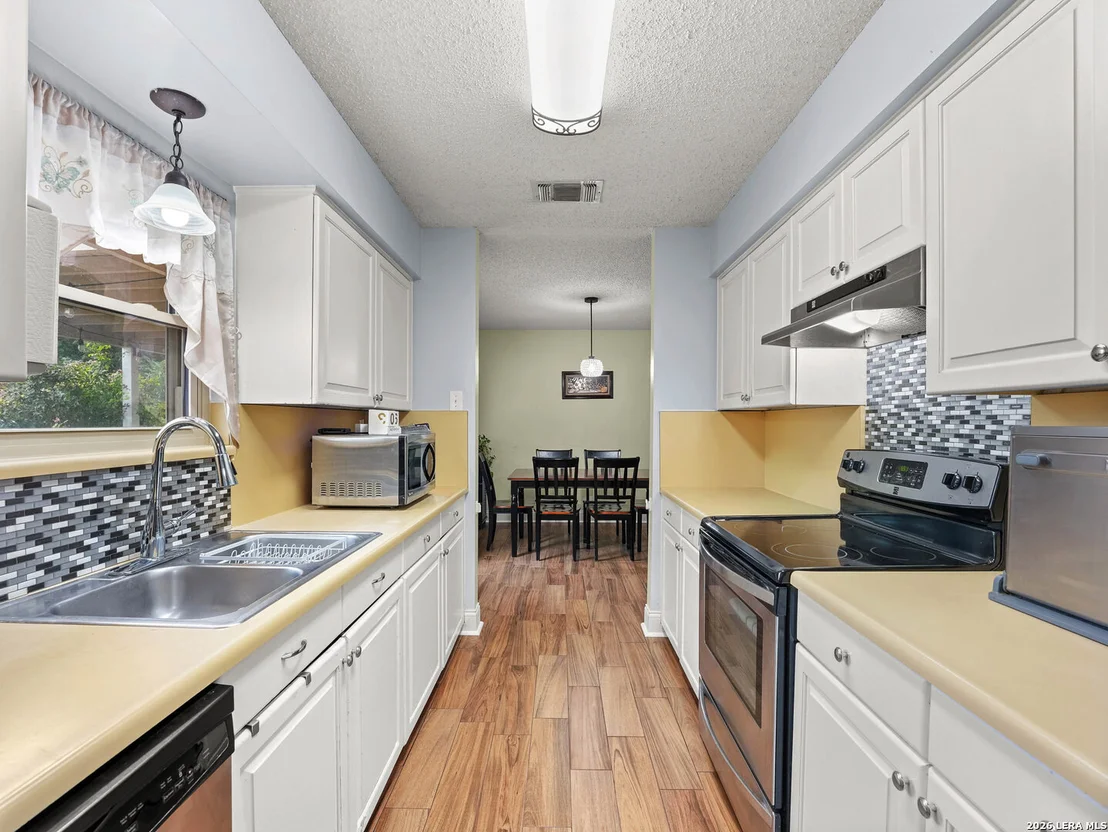 Photo of 118 CYPRESS FALLS DR